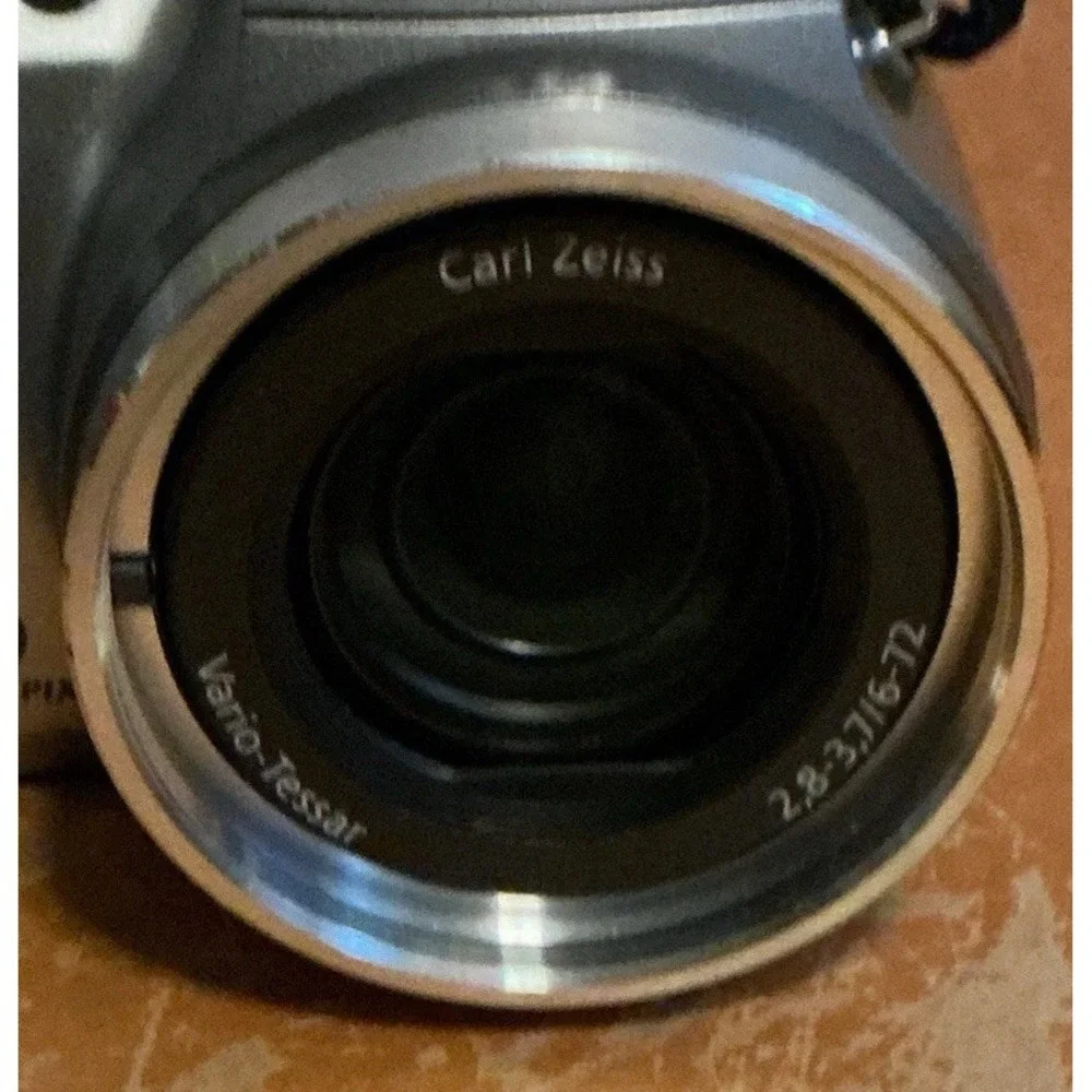 Sony Cyber-shot DSC-H2 6.0MP Digital Camera 12x Optical Zoom In Original Box